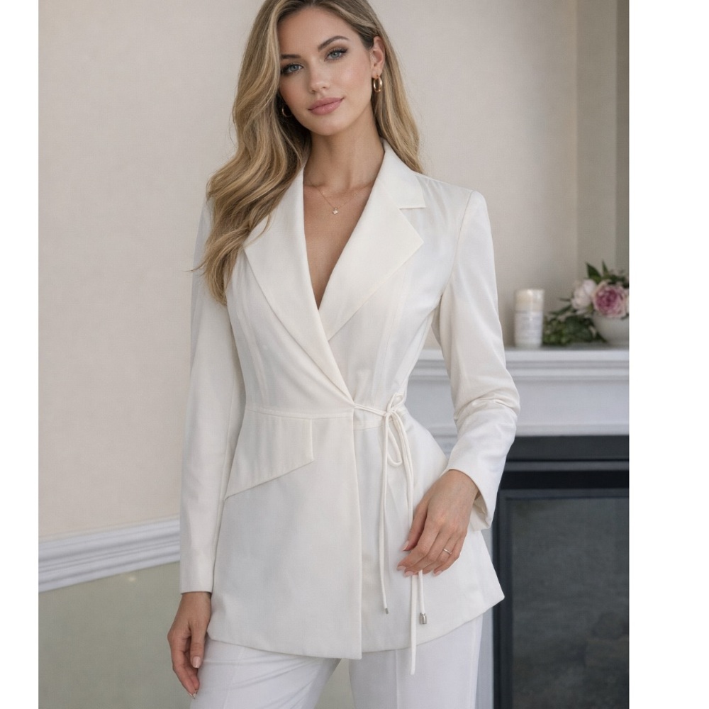 LULU ALEXANDER NY White Tuxedo Style Blazer 8 NWOT